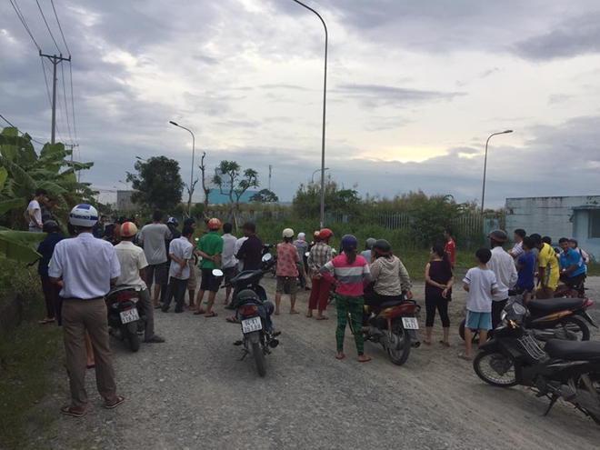 Thi thể người đàn ông với vết cắt trên cổ gần khu nhà ở sinh viên