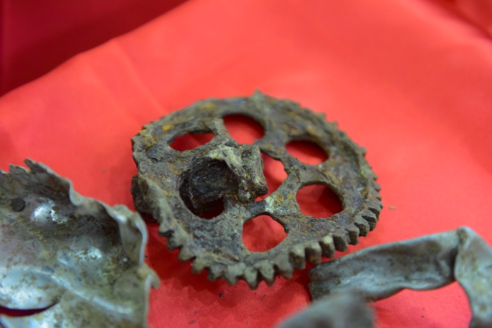 Cận cảnh di vật của 2 phi công MiG-21U mất tích sau 47 năm