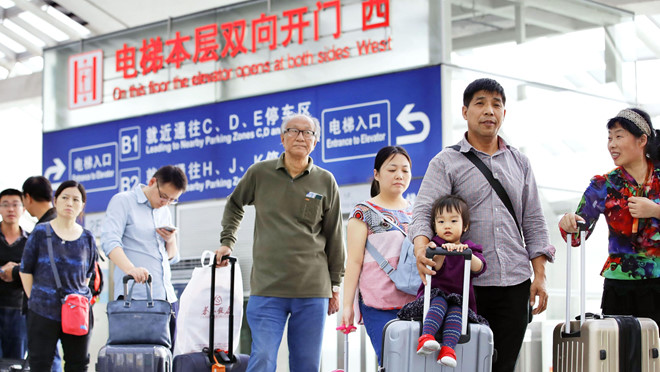 Nghỉ lễ dài ngày, 7 triệu du khách TQ đổ xô đến Nhật, Hàn mua sắm