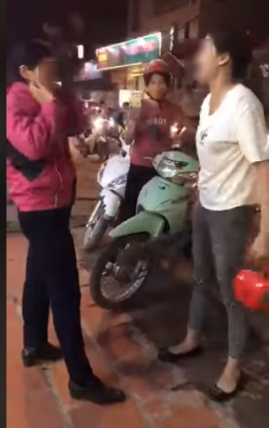 Bắc Giang: Mạng xã hội xôn xao về vụ đánh ghen hiền nhất trong lịch sử Bắc Giang: Mạng xã hội xôn xao về vụ đánh ghen hiền nhất trong lịch sử