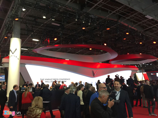 Beckham, hoa hậu Tiểu Vy đến ra mắt xe VinFast