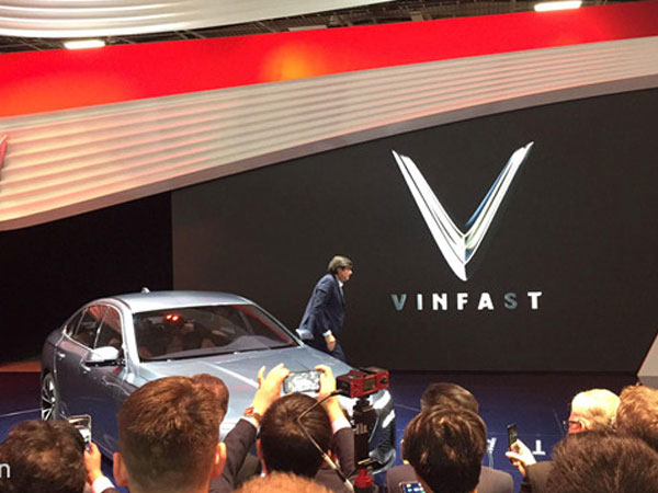 Beckham, hoa hậu Tiểu Vy đến ra mắt xe VinFast