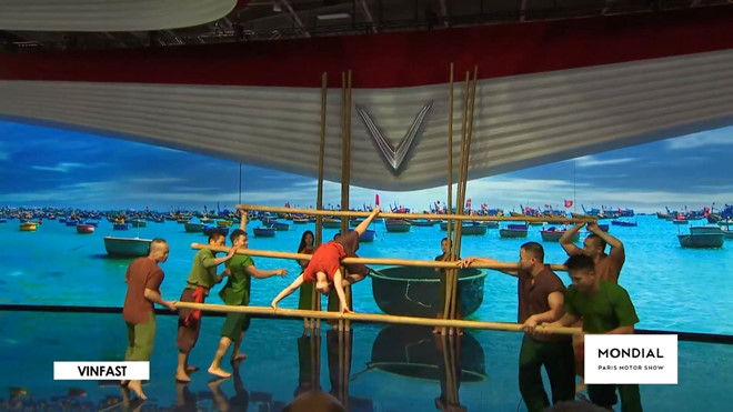 Beckham, hoa hậu Tiểu Vy đến ra mắt xe VinFast