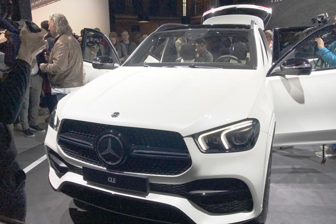 Beckham, hoa hậu Tiểu Vy đến ra mắt xe VinFast