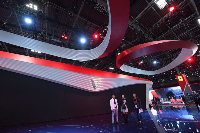 Hé lộ sân khấu VinFast tại Paris Motor Show trước giờ G: Mang cả biểu tượng hoa sen tới nước Pháp