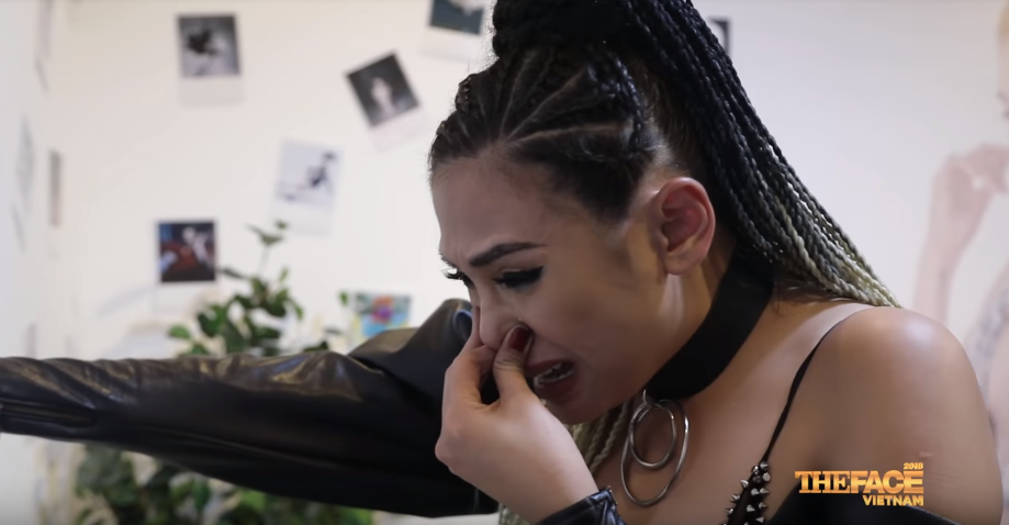 The Face Vietnam: Vô tư xắt xéo Minh Hằng nhưng mới tập 2 Võ Hoàng Yến đã phải khóc nức nở