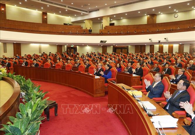 Hội nghị Trung ương 8: Đẩy mạnh phát triển kinh tế - xã hội, tăng cường xây dựng Đảng