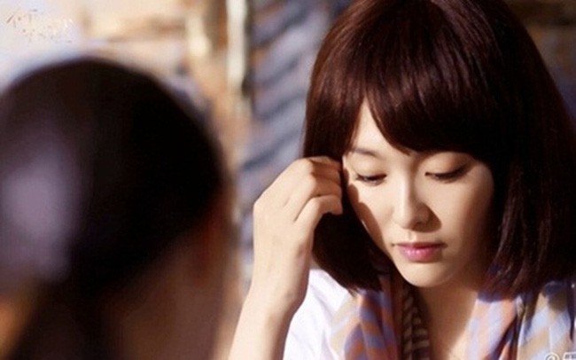 Em gái ngông cuồng tung váy trùm lên đầu tôi trước mặt bạn trai của em ấy khiến tôi vừa phẫn nộ vừa đau lòng