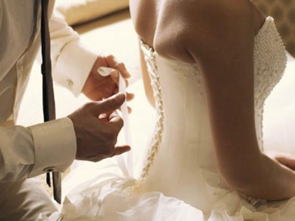 Hành động ám ảnh của chồng đêm tân hôn khi vợ không có dấu hiệu trinh tiết