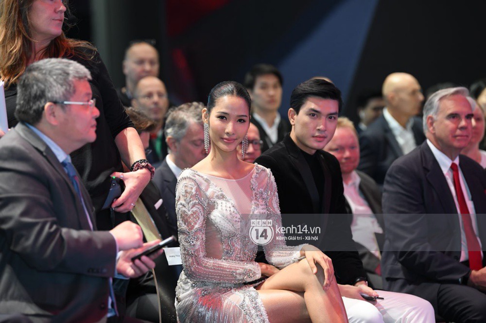Hoàng Thùy diện váy lộng lẫy, Quang Đại điển trai tại sự kiện ra mắt xe của VINFAST tại Paris Motor Show