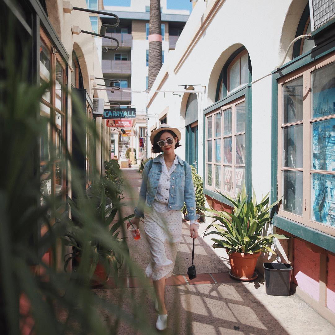 Ngắm Hà Tăng diện blazer và denim jacket, hóa ra lại học được bao chiêu hack tuổi với hai mẫu áo khoác này Ngắm Hà Tăng diện blazer và denim jacket, hóa ra lại học được bao chiêu hack tuổi với hai mẫu áo khoác này