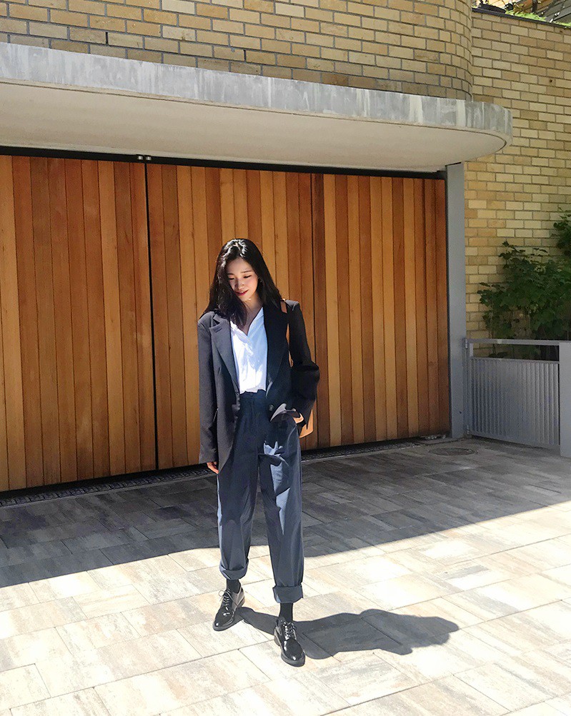 Ngắm Hà Tăng diện blazer và denim jacket, hóa ra lại học được bao chiêu hack tuổi với hai mẫu áo khoác này Ngắm Hà Tăng diện blazer và denim jacket, hóa ra lại học được bao chiêu hack tuổi với hai mẫu áo khoác này