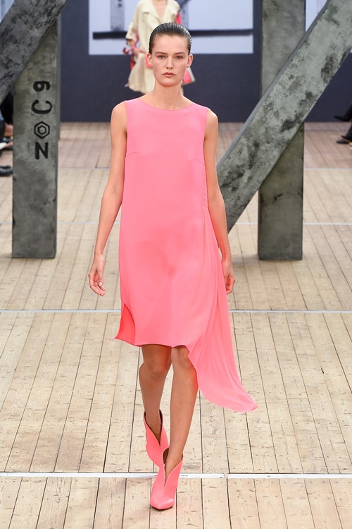 Loạt thiết kế đậm chất công sở khó bỏ qua tại Paris Fashion Week