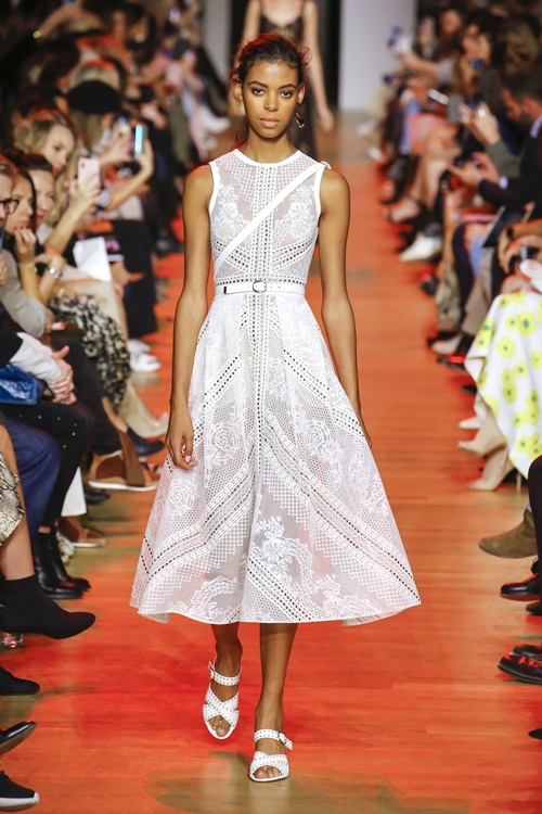 Loạt thiết kế đậm chất công sở khó bỏ qua tại Paris Fashion Week