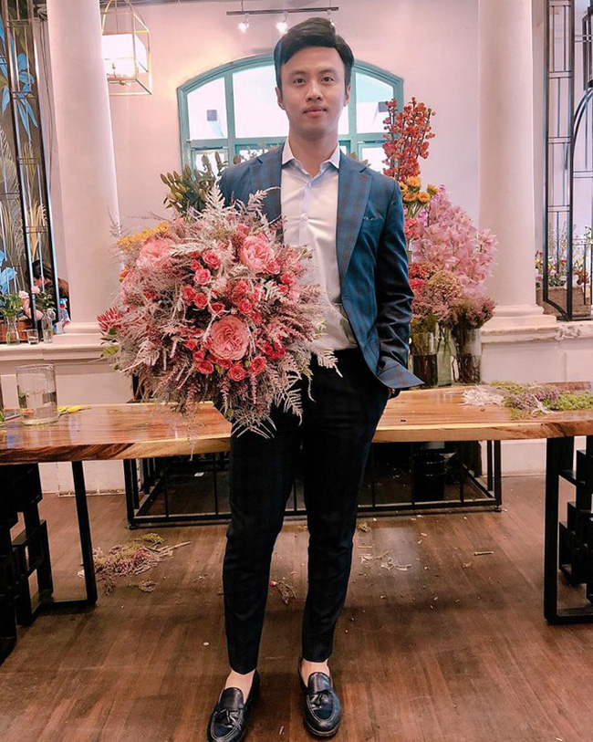 Miệng chối đây đẩy nhưng Bích Phương và Shark Khoa lại lộ bằng chứng hẹn hò, phải chăng Bùa yêu đã phát huy tác dụng?