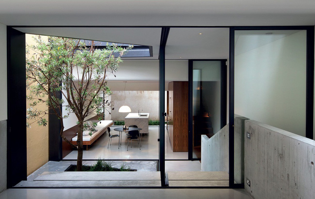 Những căn phòng sáng bừng lên trông thấy chỉ nhờ có cửa sổ