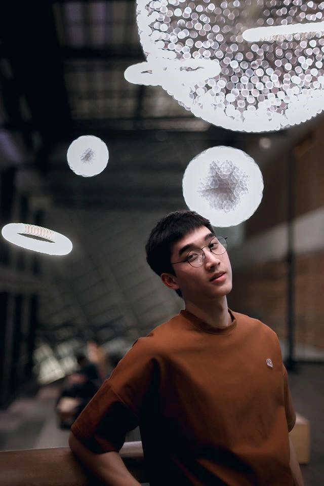 Du học sinh Lào điển trai, cao 1,85 m, thông thạo 4 ngôn ngữ