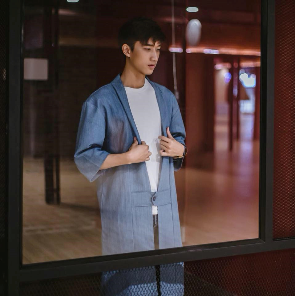 Du học sinh Lào điển trai, cao 1,85 m, thông thạo 4 ngôn ngữ