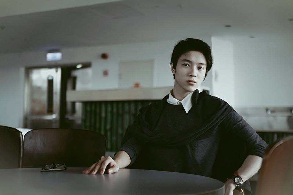 Chàng trai xinh như con gái: Mình bị nhắc nhở khi vào toilet nam