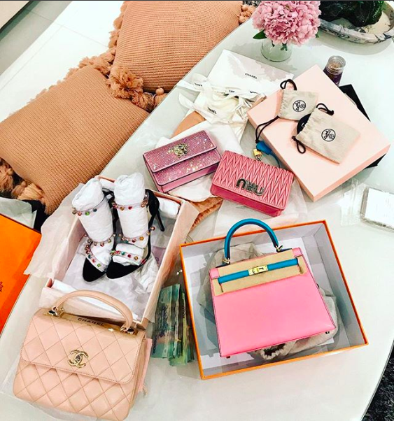 Chi hơn 4 tỷ đồng để mua sắm trong một ngày, Ngọc Trinh lại tiếp tục phát ngôn sốc