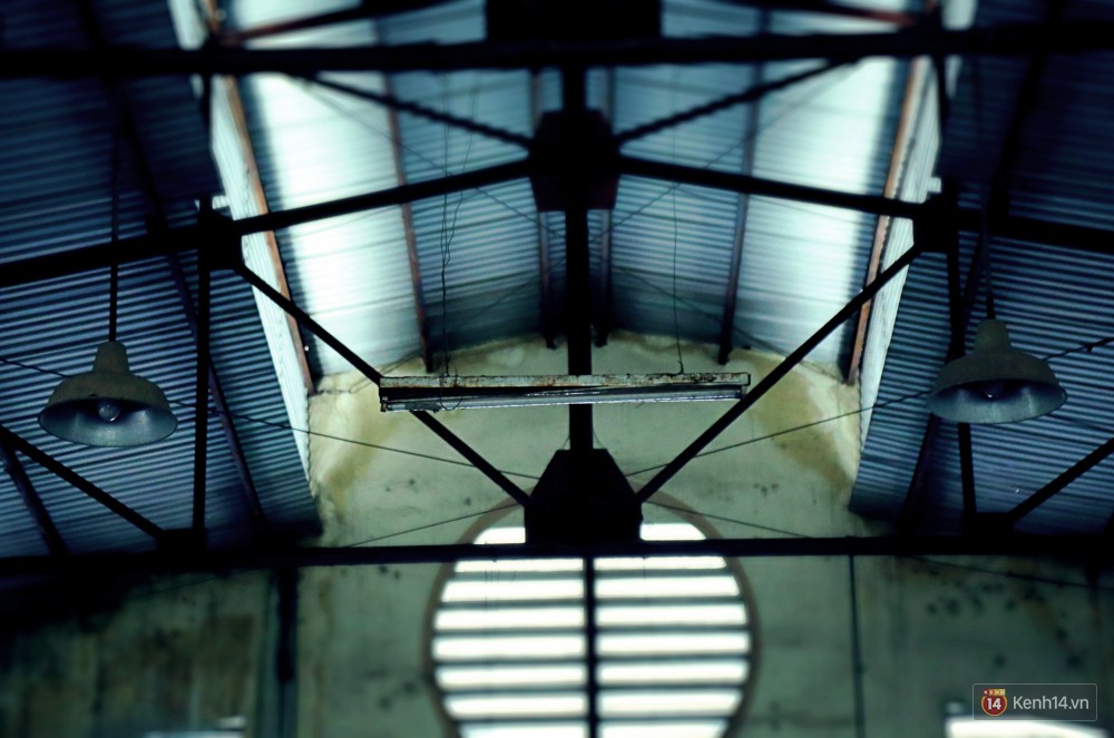 Cảnh u ám bên trong khu chợ tiền tỷ ở Sài Gòn bị bỏ hoang gần 15 năm qua