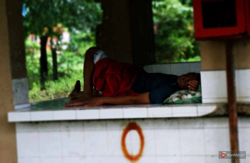 Cảnh u ám bên trong khu chợ tiền tỷ ở Sài Gòn bị bỏ hoang gần 15 năm qua