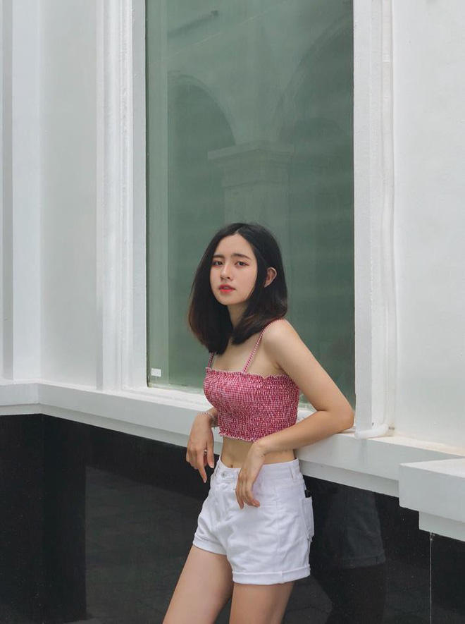 Danh tính cô gái xinh đẹp bên đồi hoa tam giác mạch gây sốt mạng xã hội