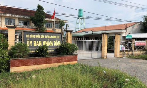 Đi làm CMND, hiện tượng của The Voice Kids 2014 và hai sư thầy triệu view bị Trưởng CA xã ra giá 300 triệu đồng