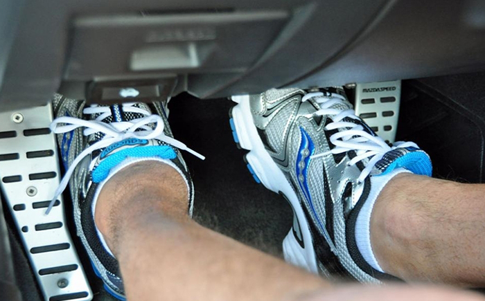 7 hành động sau khi ngồi lên ô tô cần tránh