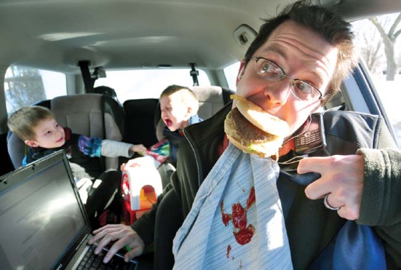 7 hành động sau khi ngồi lên ô tô cần tránh