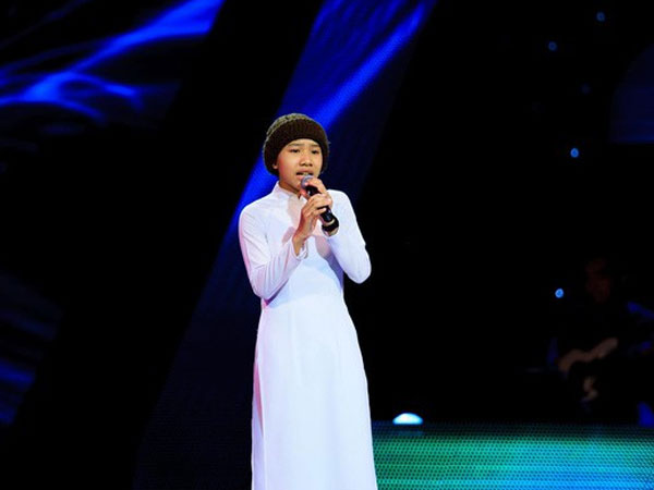 Trưởng CA xã ra giá 300 triệu làm CMND cho hiện tượng The Voice Kids 2014 và hai sư thầy: Tôi nói vậy để người dân không làm phiền nữa!
