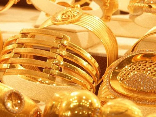 Giá vàng hôm nay 3/10: Nằm đáy bất động, ôm vàng quá lo