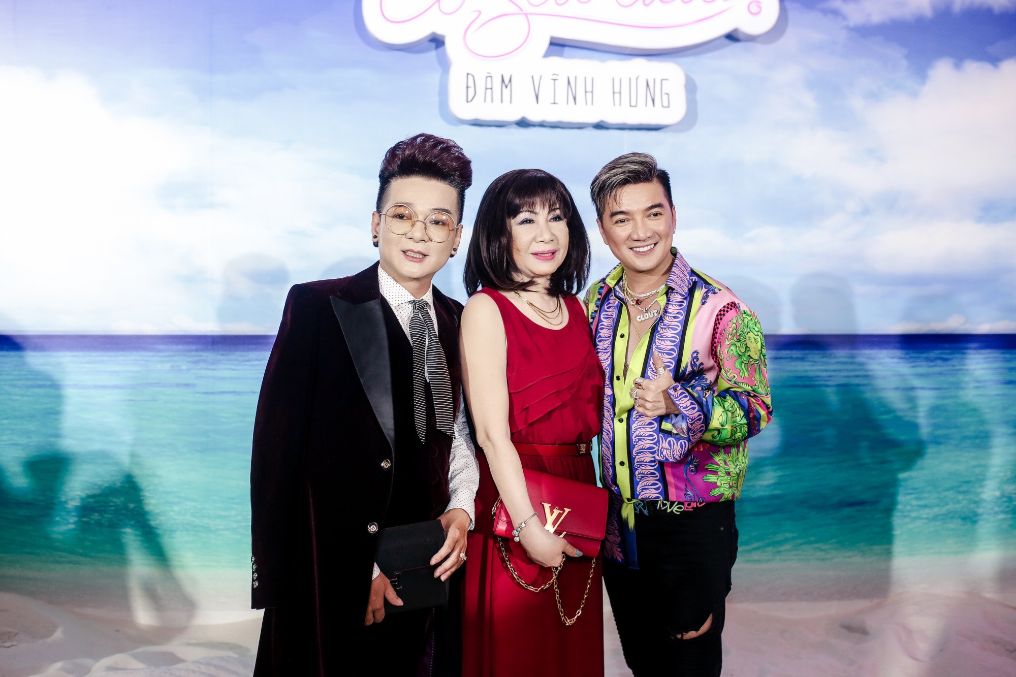 Đàm Vĩnh Hưng lừa tiền bạn bè ngay trong ngày sinh nhật để đi làm từ thiện