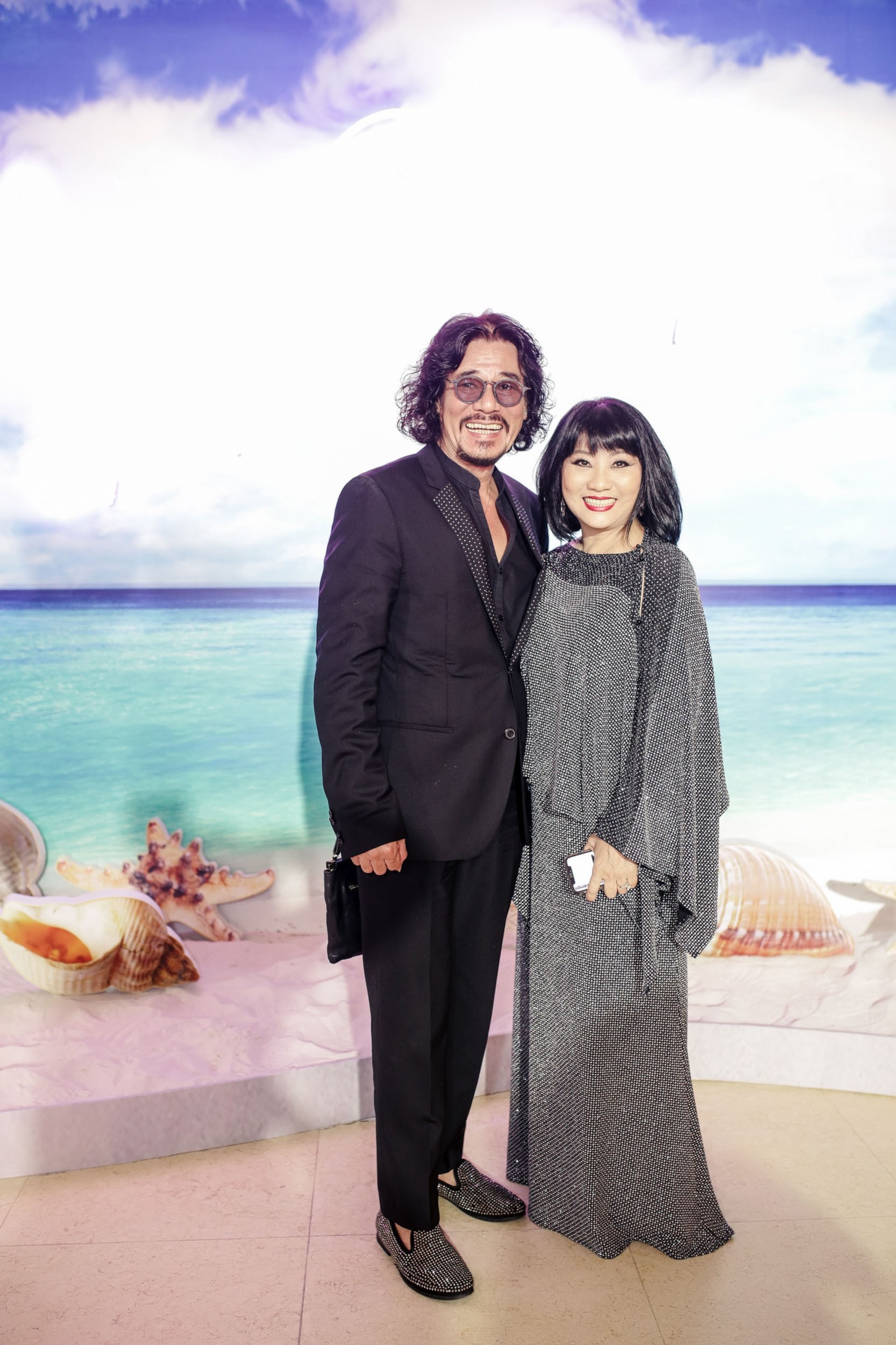 Đàm Vĩnh Hưng lừa tiền bạn bè ngay trong ngày sinh nhật để đi làm từ thiện