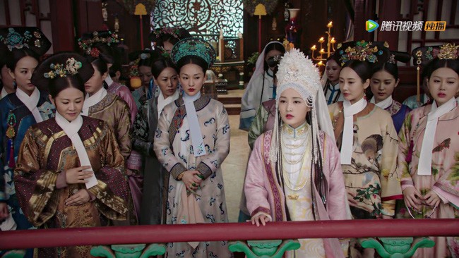 Hậu Cung Như Ý Truyện: Càn Long mê đắm vào Hàm Hương, Như Ý lầm lũi khóc dưới mưa