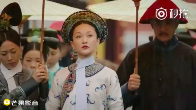 Hậu Cung Như Ý Truyện: Càn Long mê đắm vào Hàm Hương, Như Ý lầm lũi khóc dưới mưa