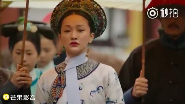 Hậu Cung Như Ý Truyện: Càn Long mê đắm vào Hàm Hương, Như Ý lầm lũi khóc dưới mưa