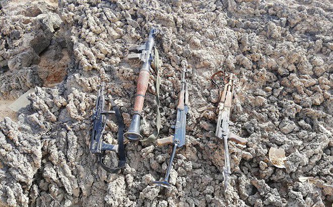 Phiến quân IS vội vàng bỏ vũ khí, cạo râu, tháo chạy khỏi miền nam Syria