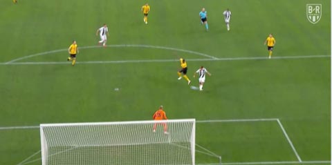 Không Ronaldo, Juve vẫn vùi dập Young Boys nhờ hat-trick của Dybala