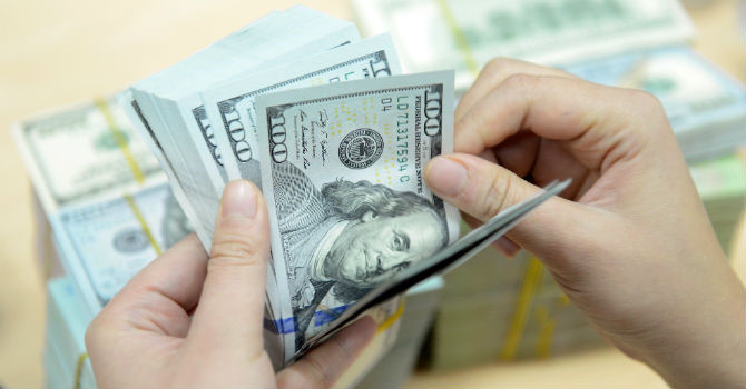 Lạm phát có thể chạm mức 3,8%, lãi suất, tỷ giá tăng nhẹ Lạm phát có thể chạm mức 3,8%, lãi suất, tỷ giá tăng nhẹ