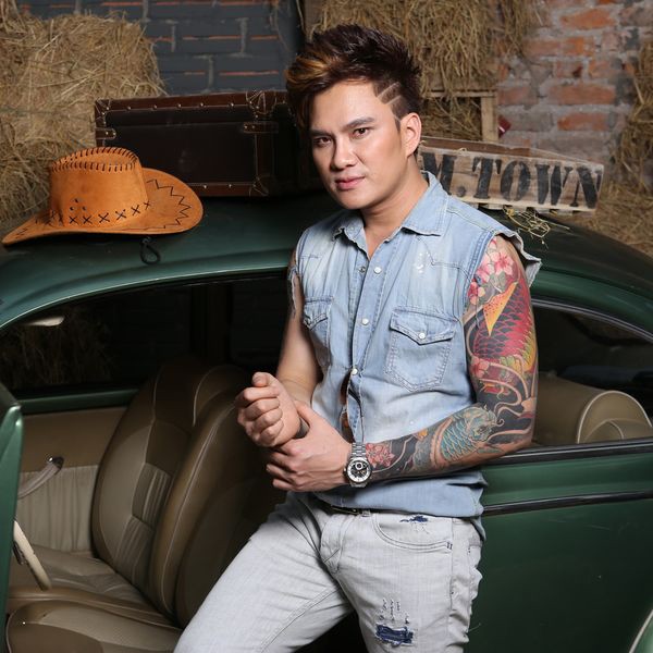 Cuộc sống giàu có ở tuổi 37 của ca sĩ hội chợ Lâm Chấn Huy