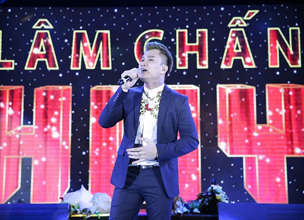 Cuộc sống giàu có ở tuổi 37 của ca sĩ hội chợ Lâm Chấn Huy