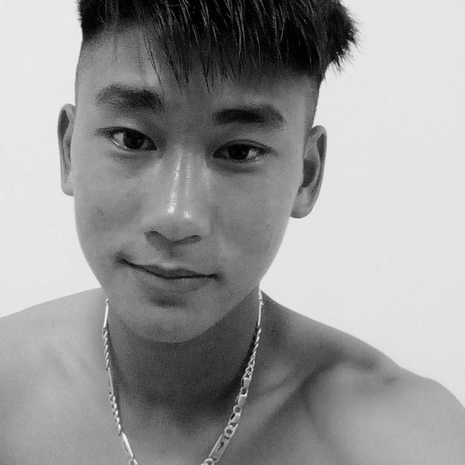 Thêm một hot boy sân cỏ được phát hiện: 18 tuổi cao 1m81, từng là Vua phá lưới U17 Thêm một hot boy sân cỏ được phát hiện: 18 tuổi cao 1m81, từng là Vua phá lưới U17