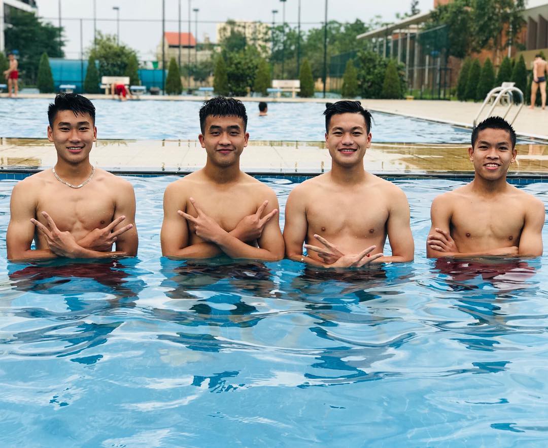 Thêm một hot boy sân cỏ được phát hiện: 18 tuổi cao 1m81, từng là Vua phá lưới U17 Thêm một hot boy sân cỏ được phát hiện: 18 tuổi cao 1m81, từng là Vua phá lưới U17