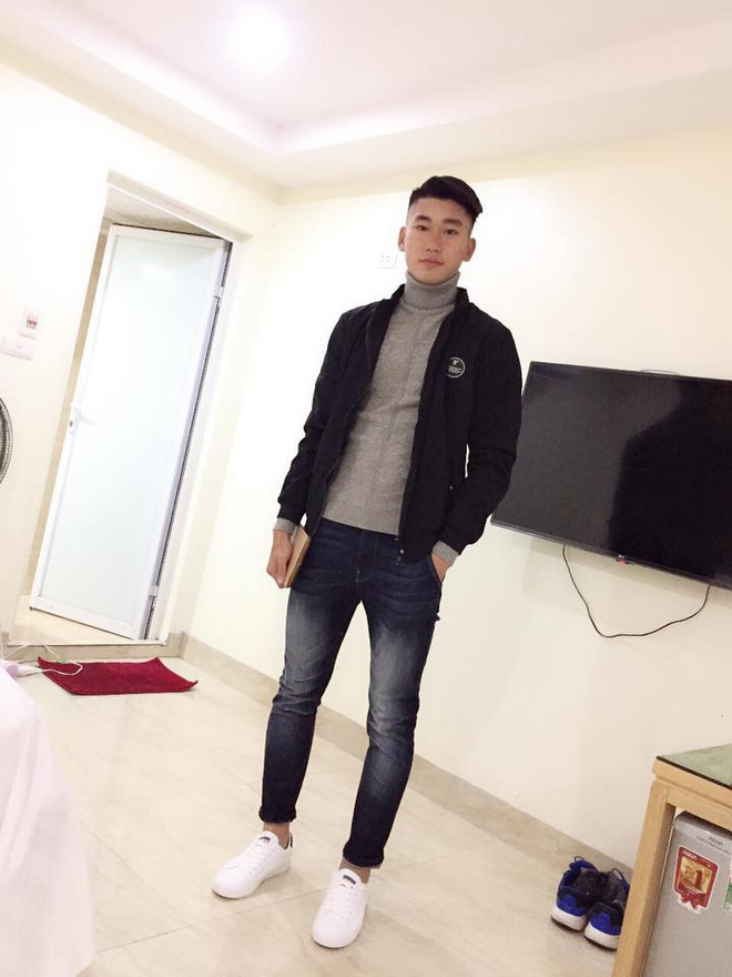 Thêm một hot boy sân cỏ được phát hiện: 18 tuổi cao 1m81, từng là Vua phá lưới U17 Thêm một hot boy sân cỏ được phát hiện: 18 tuổi cao 1m81, từng là Vua phá lưới U17