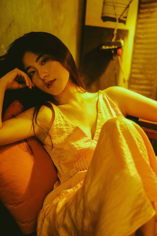 Bộ ảnh tuổi 19 của Thuỳ Linh: Xinh đẹp và dịu dàng đúng kiểu uống nhầm ánh mắt, cơn say theo cả đời