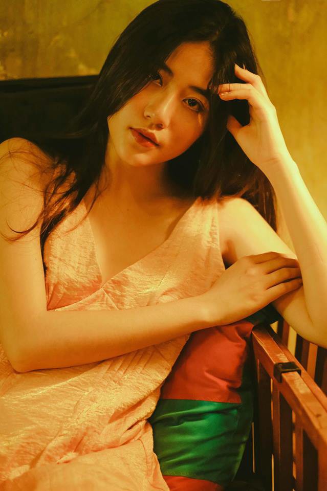 Bộ ảnh tuổi 19 của Thuỳ Linh: Xinh đẹp và dịu dàng đúng kiểu uống nhầm ánh mắt, cơn say theo cả đời