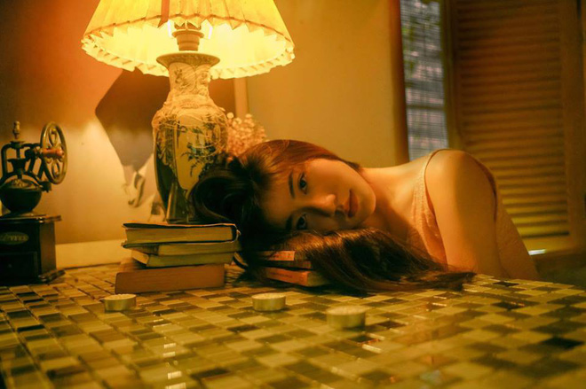 Bộ ảnh tuổi 19 của Thuỳ Linh: Xinh đẹp và dịu dàng đúng kiểu uống nhầm ánh mắt, cơn say theo cả đời