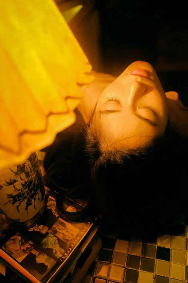 Bộ ảnh tuổi 19 của Thuỳ Linh: Xinh đẹp và dịu dàng đúng kiểu uống nhầm ánh mắt, cơn say theo cả đời