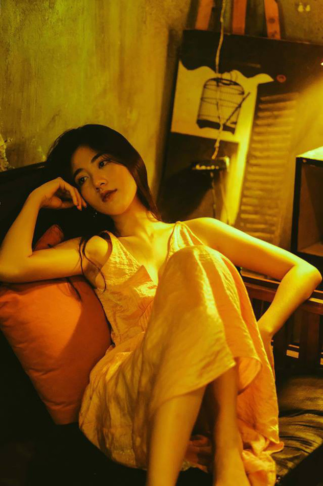 Bộ ảnh tuổi 19 của Thuỳ Linh: Xinh đẹp và dịu dàng đúng kiểu uống nhầm ánh mắt, cơn say theo cả đời